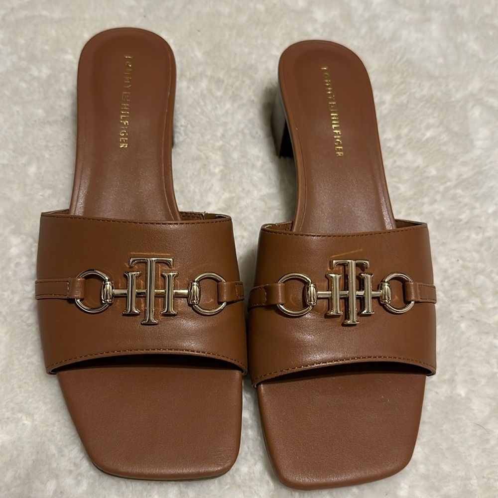 🤎 Tommy Hilfiger Sandals 🤎